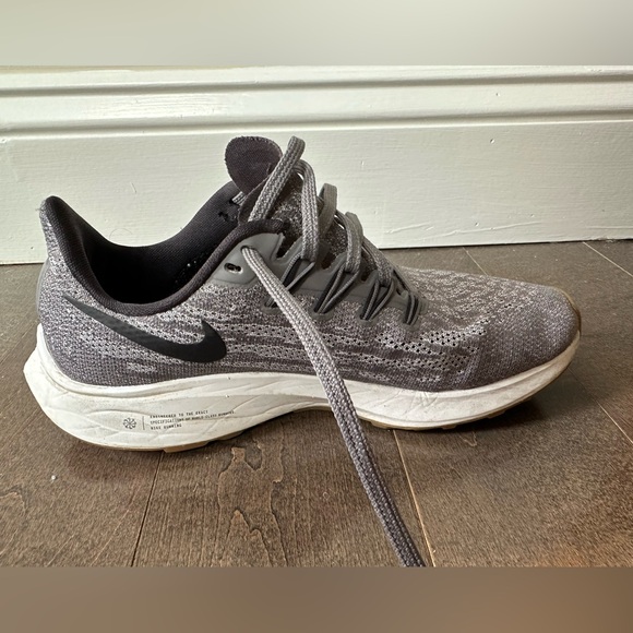 Gray Nike Pegasus 36 Running Shoes Size 7 - Picture 7 of 7